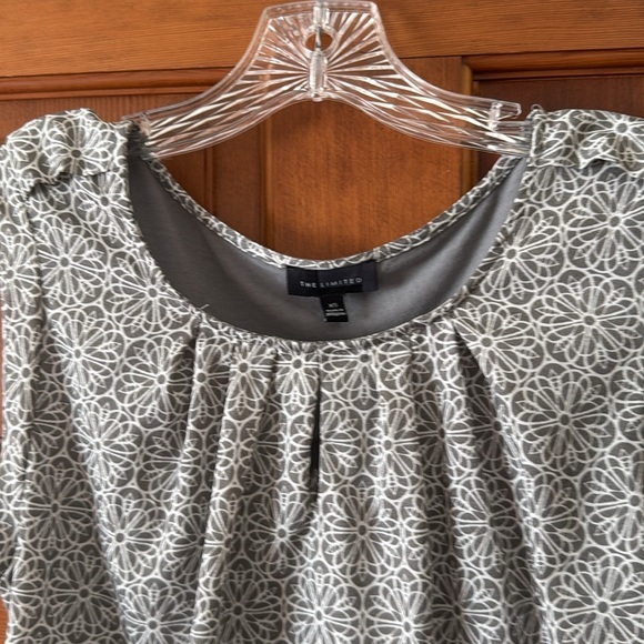 Women’s Top - Picture 4 of 4